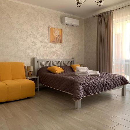 Hotel Три Слона Zatoka Esterno foto