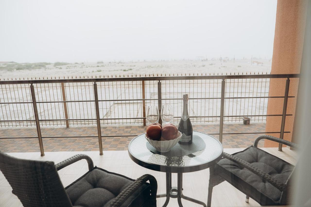 Hotel Три Слона Zatoka Esterno foto