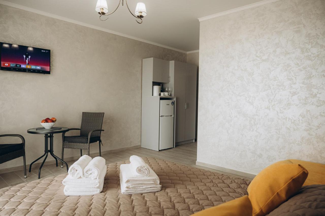 Hotel Три Слона Zatoka Esterno foto