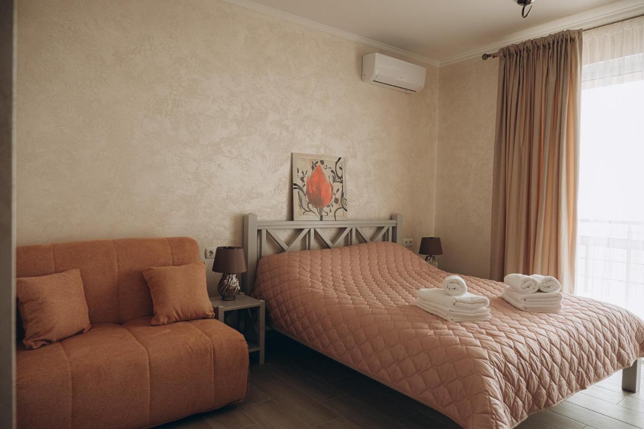 Hotel Три Слона Zatoka Esterno foto