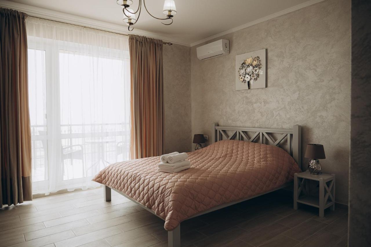 Hotel Три Слона Zatoka Esterno foto