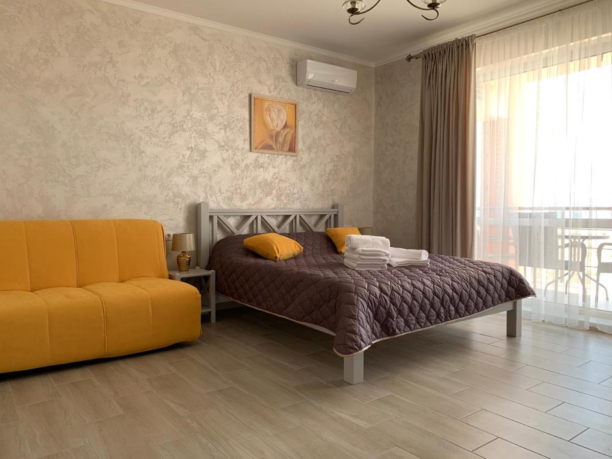 Hotel Три Слона Zatoka Esterno foto