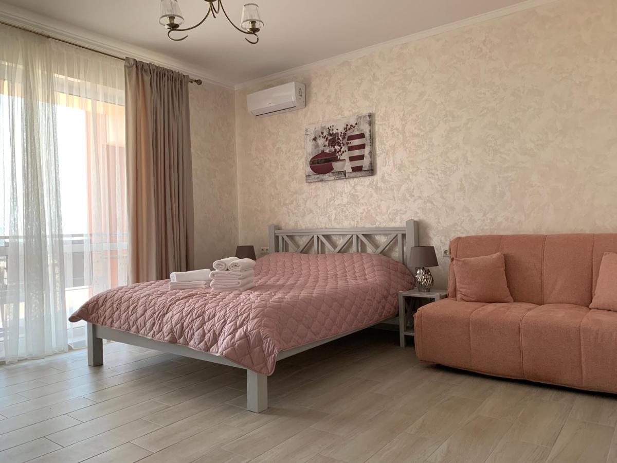 Hotel Три Слона Zatoka Esterno foto