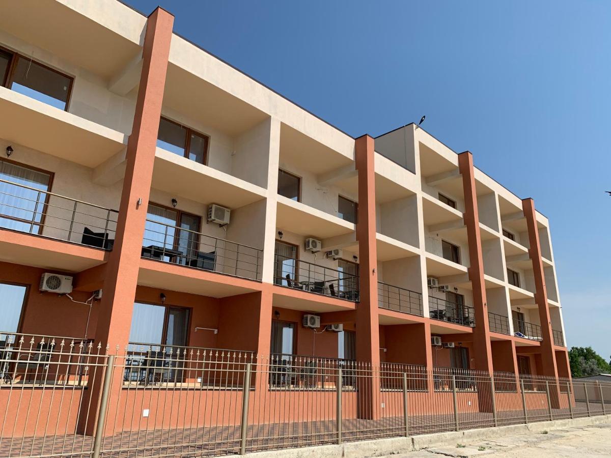 Hotel Три Слона Zatoka Esterno foto