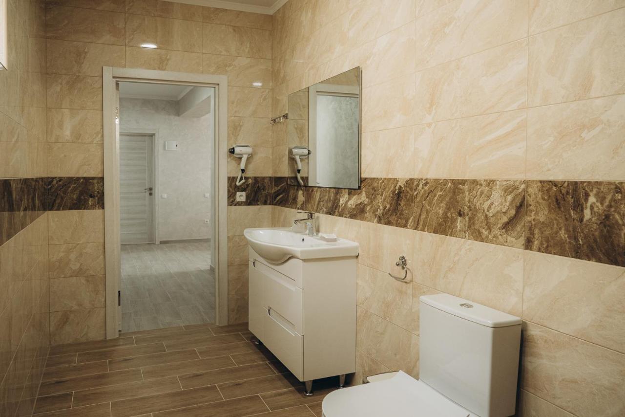 Hotel Три Слона Zatoka Esterno foto